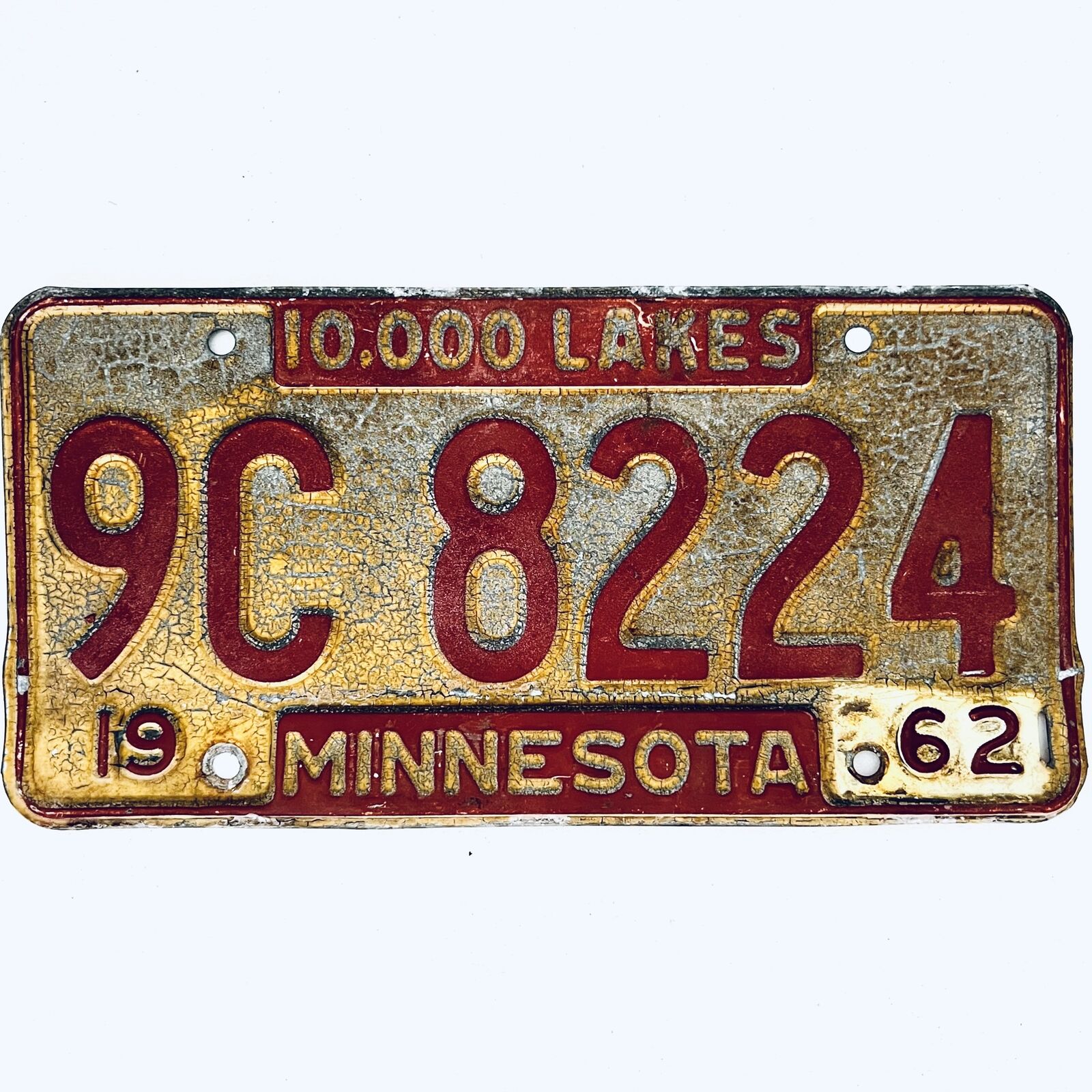 1962 United States Minnesota Lakes Passenger License Plate 9C 8224